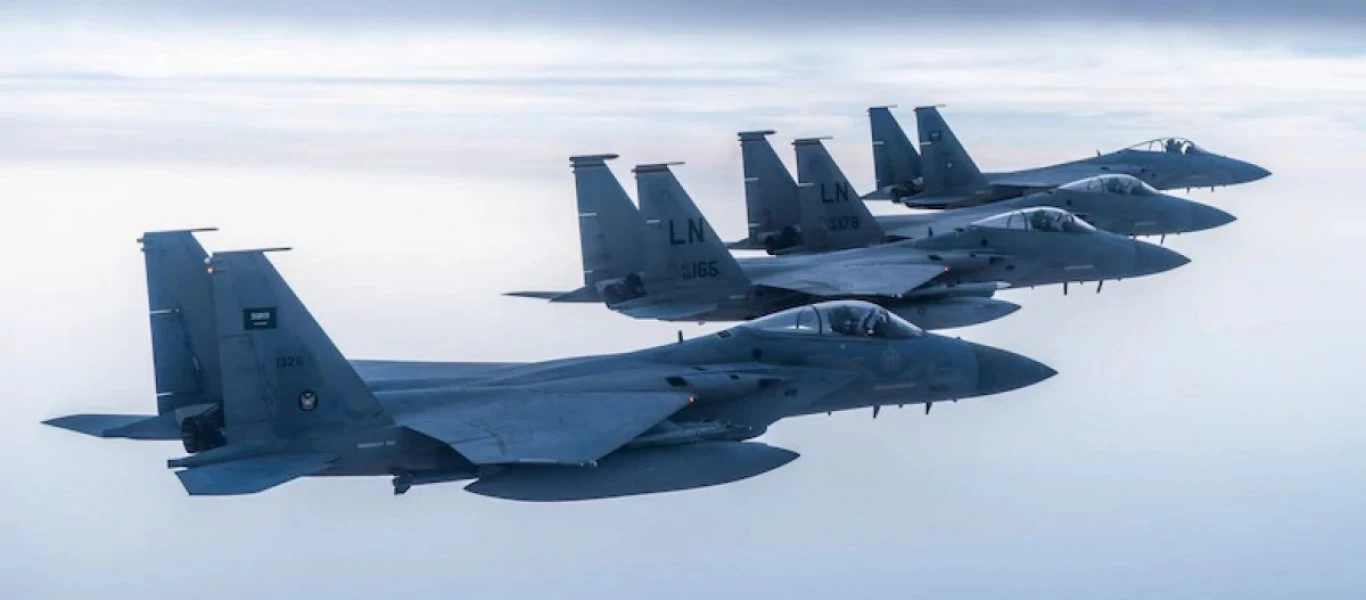 Πάνω από την Κρήτη πετούν τα F-15 της Σ.Αραβίας - Προσγειώθηκαν στην 115 ΠΜ (βίντεο)